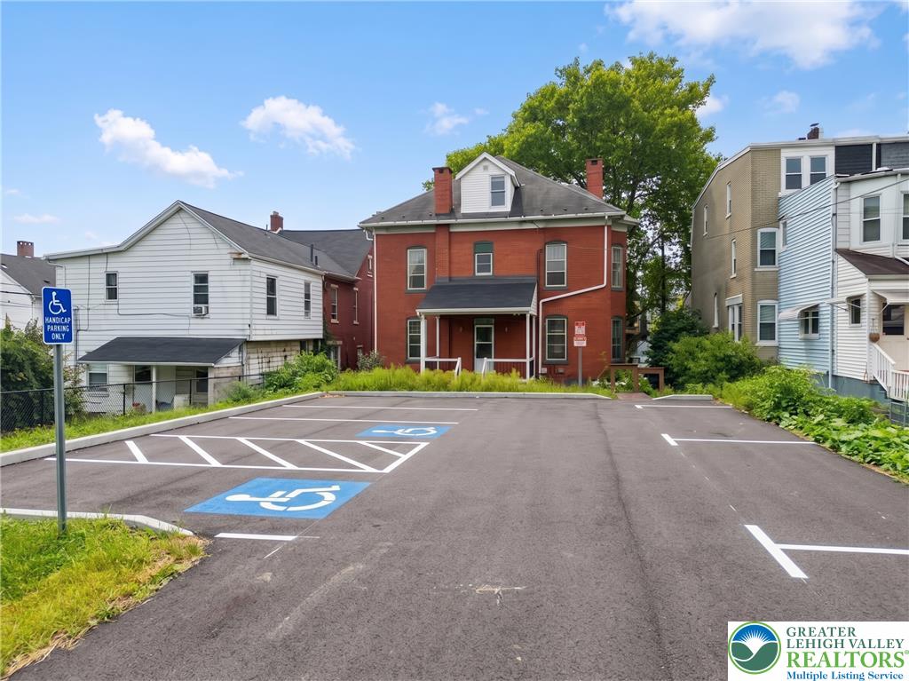 313 E Broad Street 1