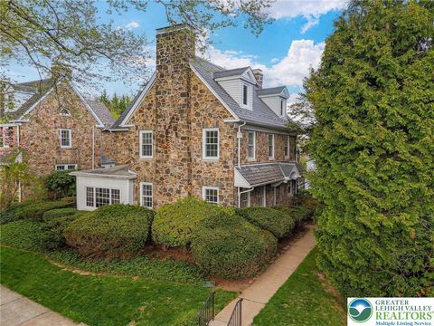 Photo of 1716 Sycamore Street, Bethlehem, PA 18017 (MLS # 775958)