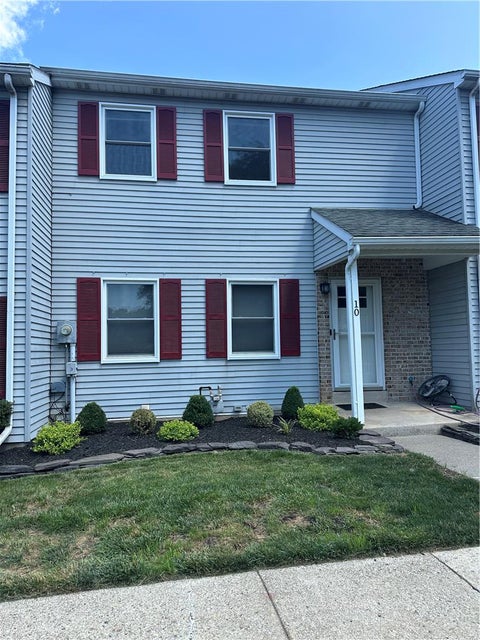 Townhouse For Rent - 10 Fort Lee Court<br/> Northampton County, Easton, PA 18040