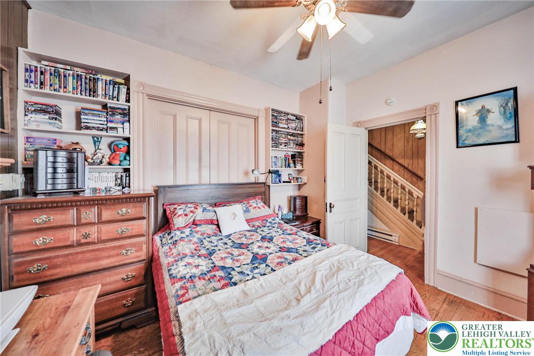 Easton, Pennsylvania 18042, United States, 5 Bedrooms Bedrooms, ,2 BathroomsBathrooms,Residential,Pending,202201