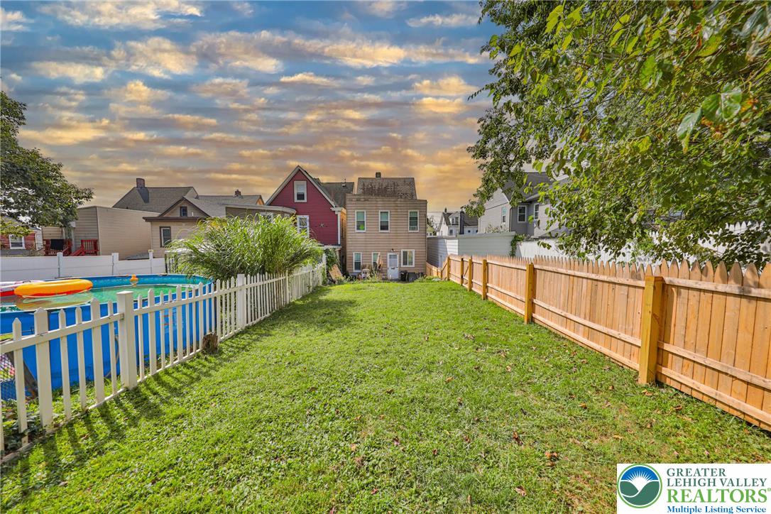 Easton, Pennsylvania 18042, United States, 5 Bedrooms Bedrooms, ,2 BathroomsBathrooms,Residential,Pending,202201