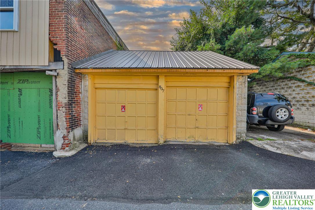 Easton, Pennsylvania 18042, United States, 5 Bedrooms Bedrooms, ,2 BathroomsBathrooms,Residential,Pending,202201