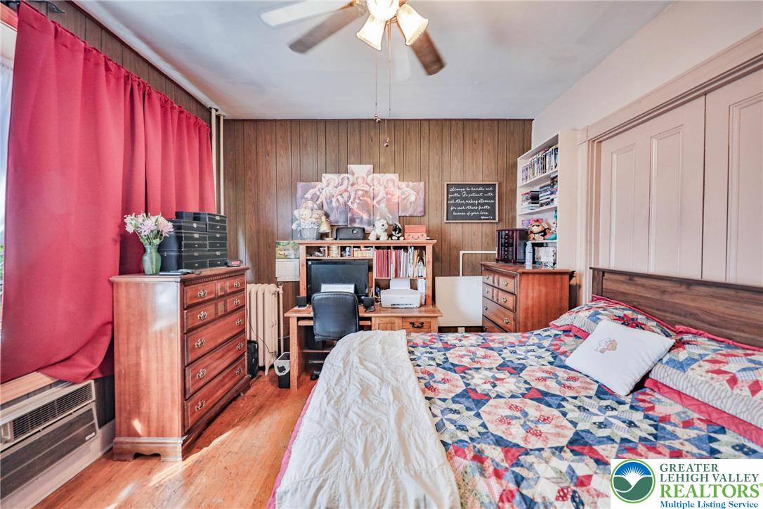 Easton, Pennsylvania 18042, United States, 5 Bedrooms Bedrooms, ,2 BathroomsBathrooms,Residential,Pending,202201