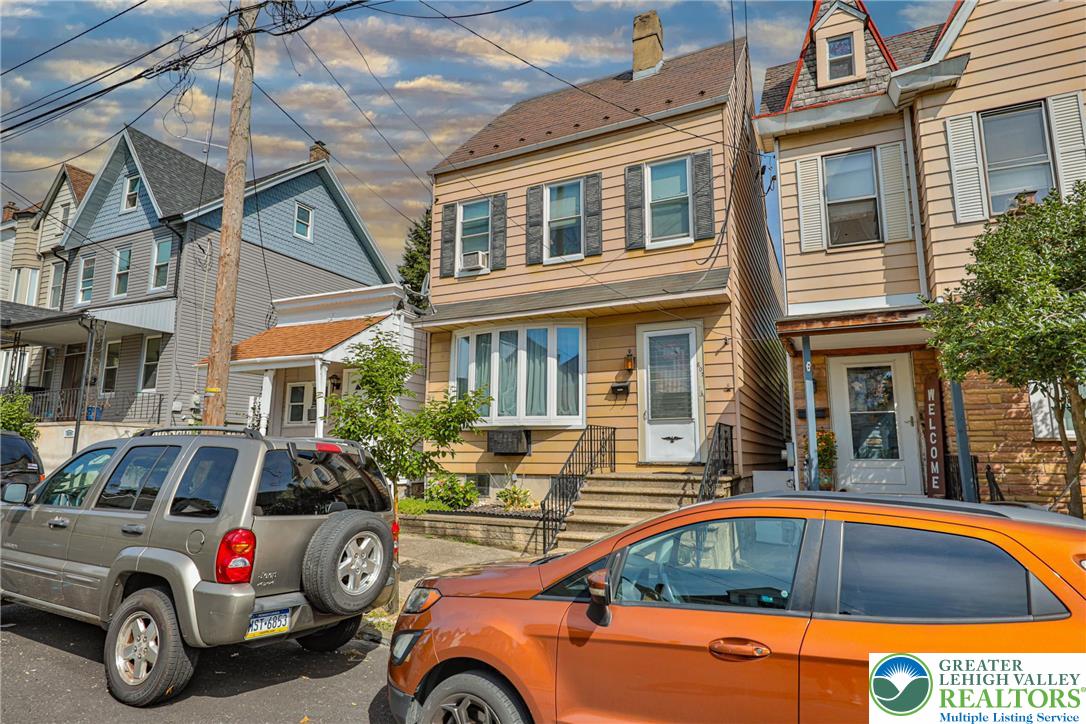 Easton, Pennsylvania 18042, United States, 5 Bedrooms Bedrooms, ,2 BathroomsBathrooms,Residential,Pending,202201