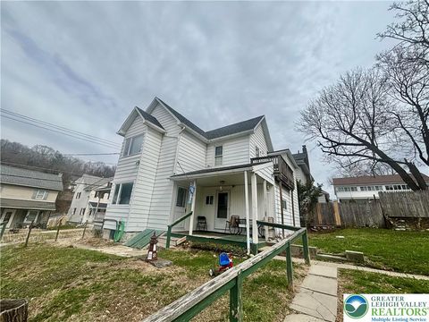 Photo of 206 Messinger Street #First floor, Bangor Boro, PA 18013 (MLS # 774312)