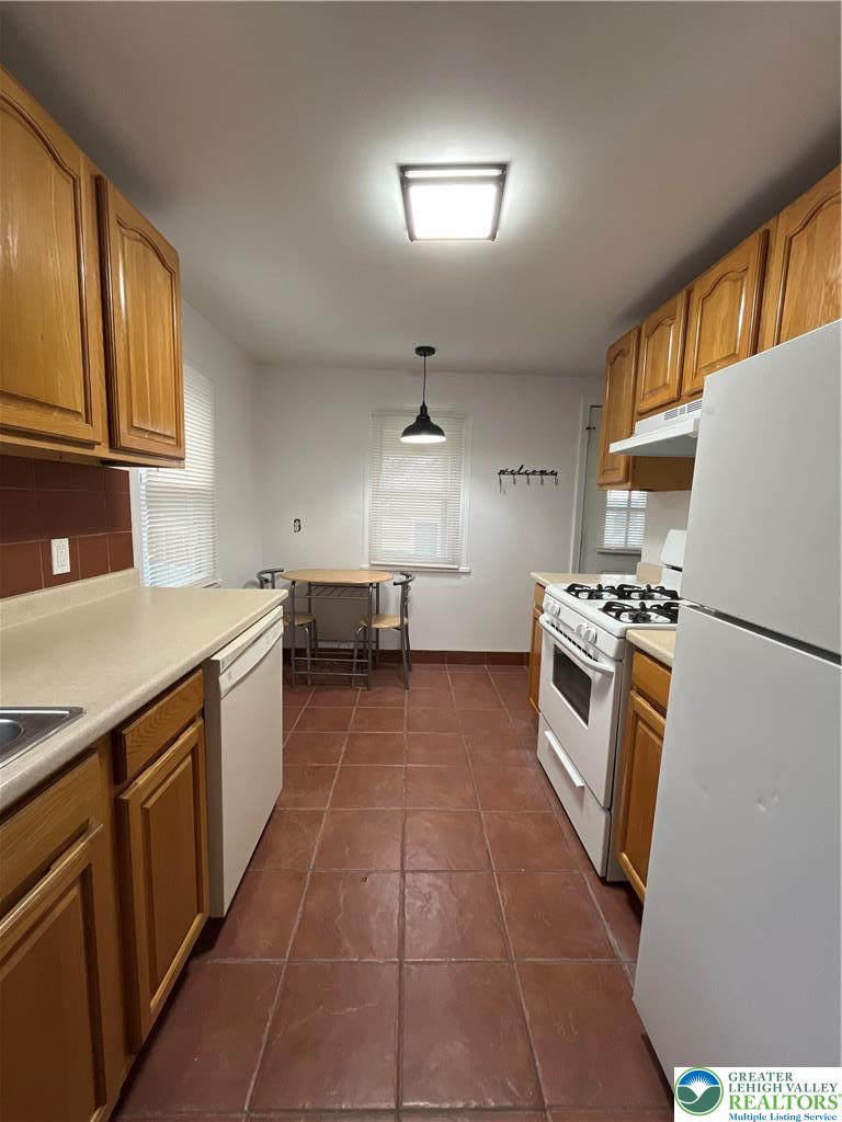 2655 Eldridge Avenue