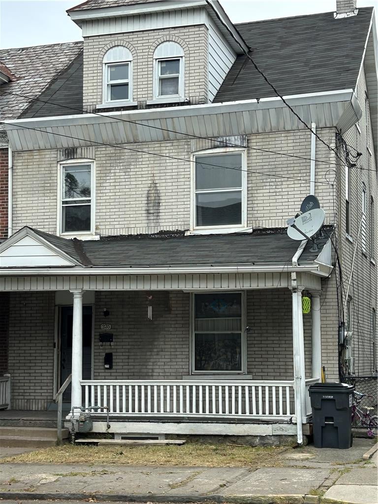 235 E Goepp Street 2