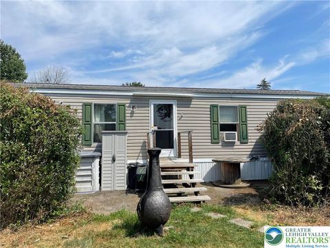 Photo of 74 Easy Street, Allen Twp, PA 18067 (MLS # 764079) Photo of 74 Easy Street, Allen Twp, PA 18067 (MLS # 764079)