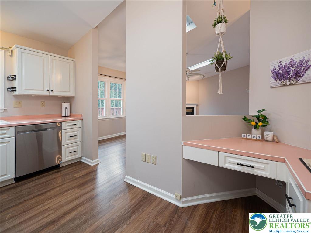 Muhlenberg Twp, Pennsylvania 19605, United States, 2 Bedrooms Bedrooms, ,2 BathroomsBathrooms,Residential,Active,244318