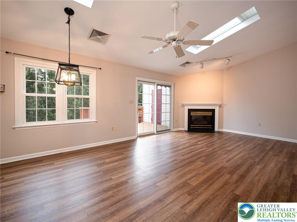 Muhlenberg Twp, Pennsylvania 19605, United States, 2 Bedrooms Bedrooms, ,2 BathroomsBathrooms,Residential,Active,244318