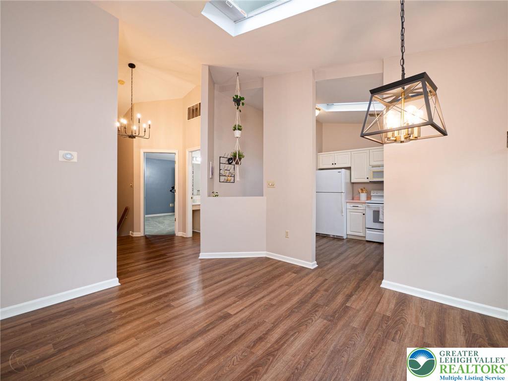 Muhlenberg Twp, Pennsylvania 19605, United States, 2 Bedrooms Bedrooms, ,2 BathroomsBathrooms,Residential,Active,244318