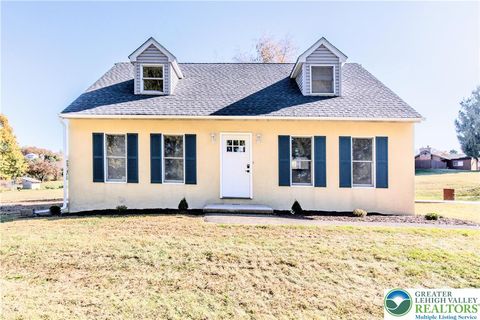 Photo of 3271 W Scenic Drive, Moore Twp, PA 18038 (MLS # 767282) Photo of 3271 W Scenic Drive, Moore Twp, PA 18038 (MLS # 767282)