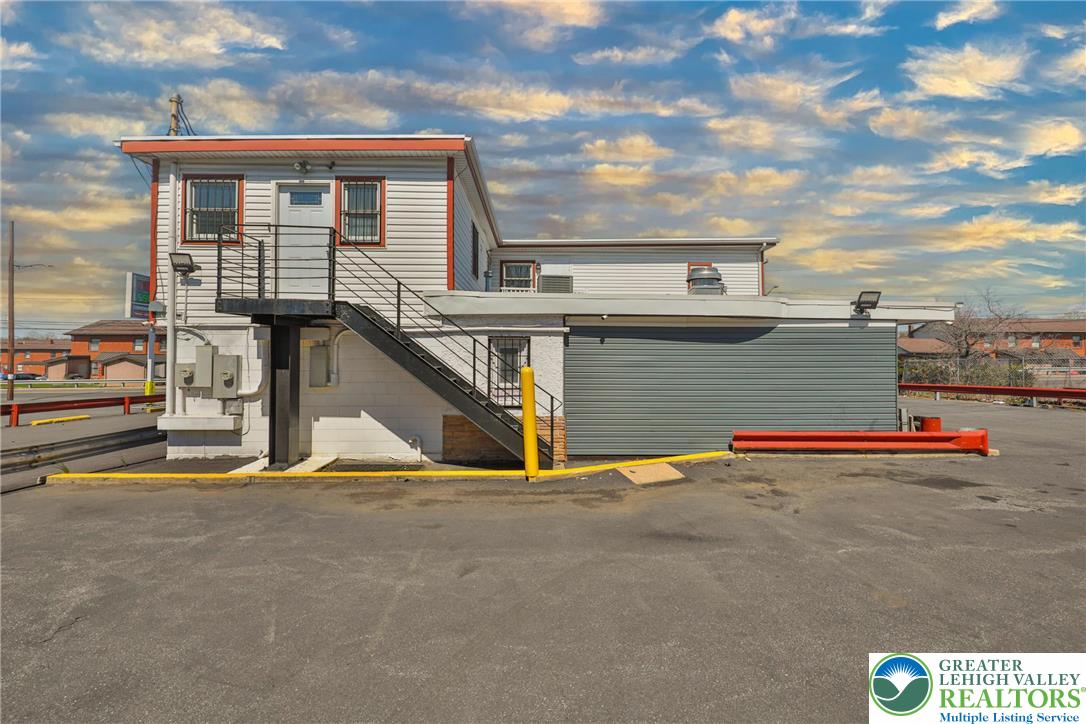 1130 Pembroke Road 2