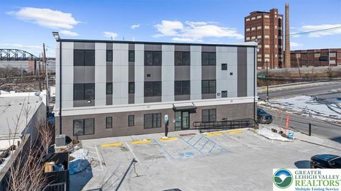 Photo of 410 William Street #204, Bethlehem, PA 18015 (MLS # 778140)