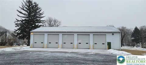 Photo of 950 Pennsylvania Avenue, Plainfield Twp, PA 18072 (MLS # 765737) Photo of 950 Pennsylvania Avenue, Plainfield Twp, PA 18072 (MLS # 765737)