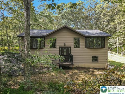 Photo of 115 White Oak Court, Pocono Twp, PA 18372 (MLS # 775270)