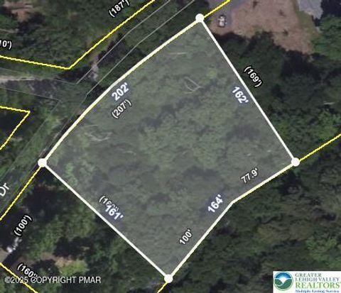 Photo of 20 Lumberjack Drive, Middle Smithfield Twp, PA 18302 (MLS # 764272) Photo of 20 Lumberjack Drive, Middle Smithfield Twp, PA 18302 (MLS # 764272)