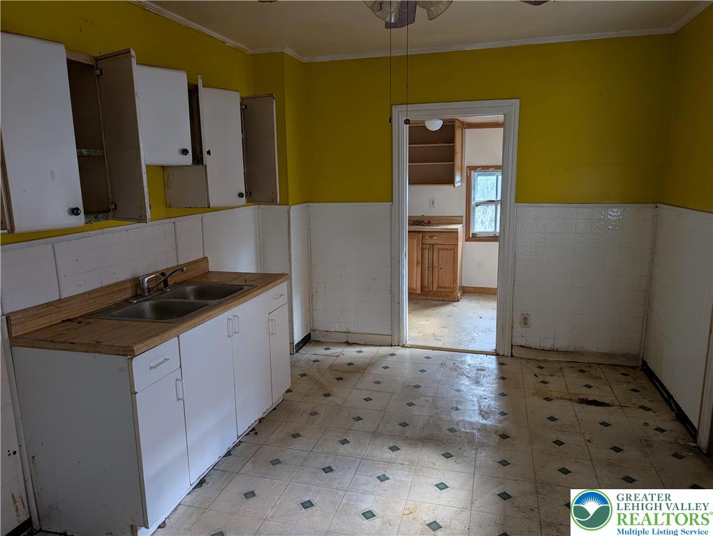 Freemansburg Boro, Pennsylvania 18017, United States, 3 Bedrooms Bedrooms, ,1 BathroomBathrooms,Residential,Pending,234346