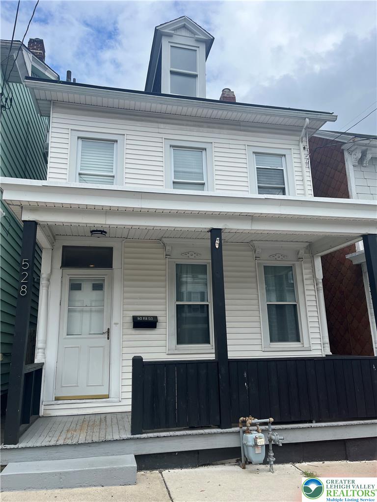 528 Centre Street