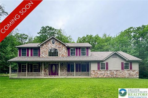 Photo of 1410 Grand View Drive, Chestnuthill Twp, PA 18353 (MLS # 777894)