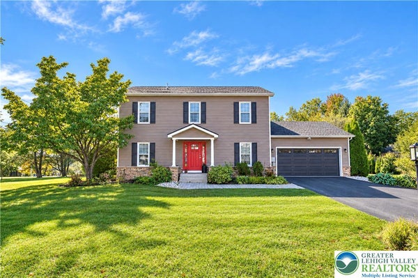 6425 ABBEY RD, WIND GAP, PA 18091 - Image 388a17aba80ea5b856bb83d12950fc97/512558660