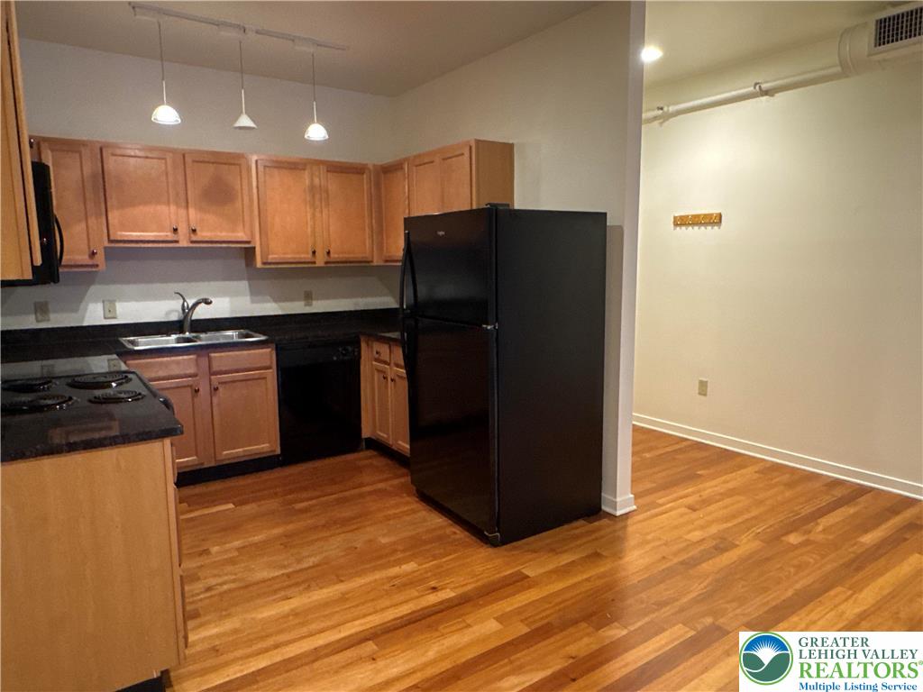 11 W 2nd Street 381