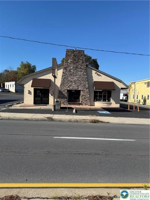 Photo of 1146 MACARTHUR Road, Whitehall, PA 18052 (MLS # 767178) Photo of 1146 MACARTHUR Road, Whitehall, PA 18052 (MLS # 767178)