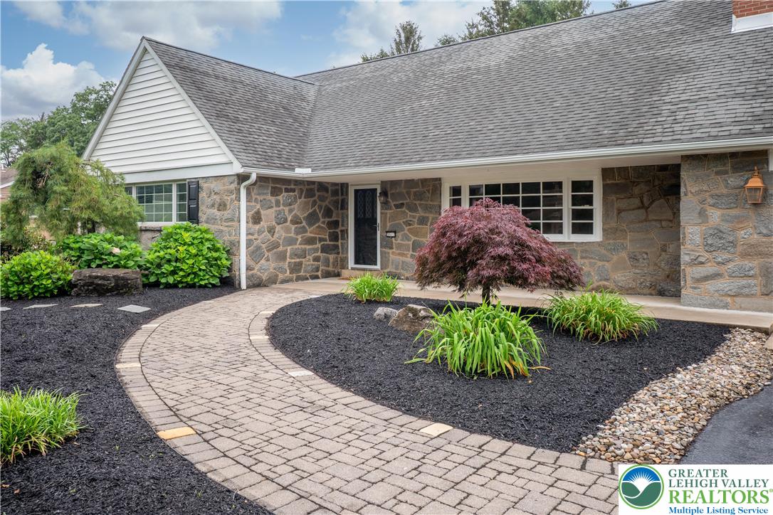 Salisbury Twp, Pennsylvania 18103, United States, 4 Bedrooms Bedrooms, ,3 BathroomsBathrooms,Residential,Pending,156663