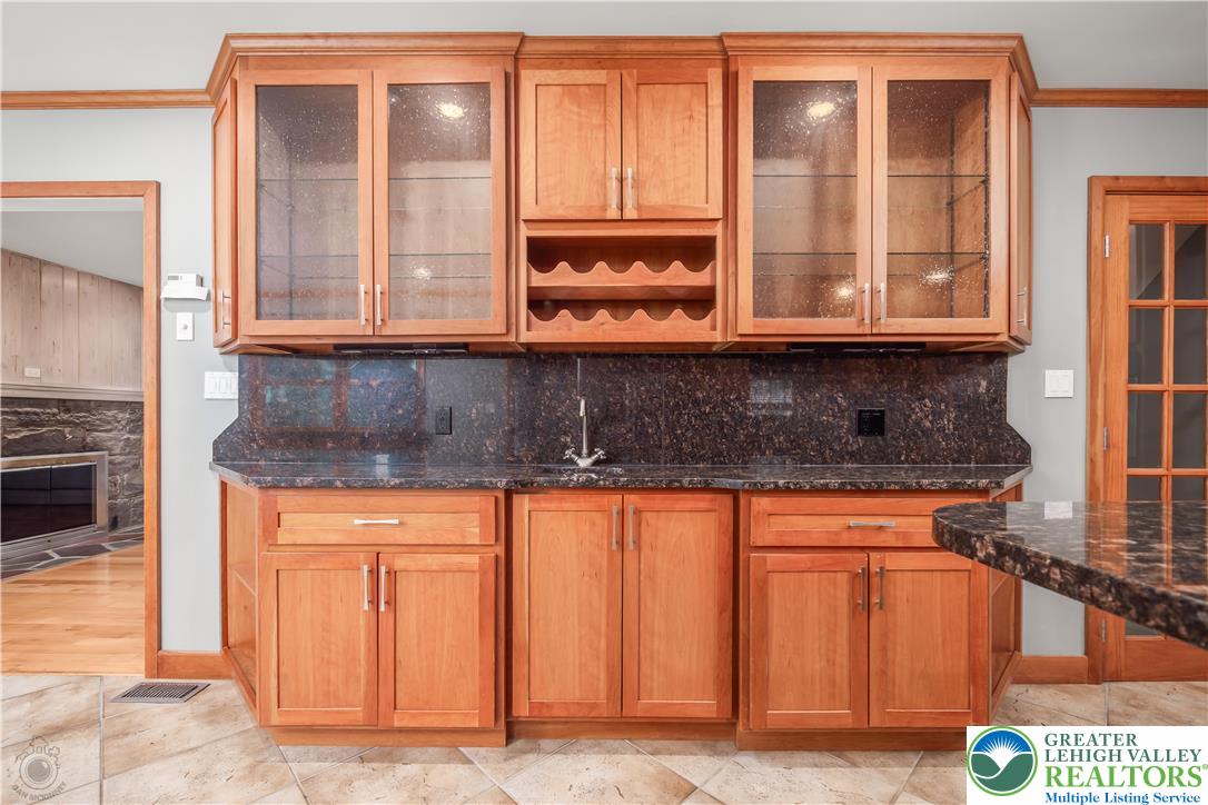 Salisbury Twp, Pennsylvania 18103, United States, 4 Bedrooms Bedrooms, ,3 BathroomsBathrooms,Residential,Pending,156663