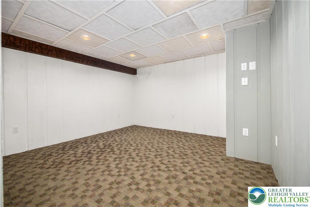 Salisbury Twp, Pennsylvania 18103, United States, 4 Bedrooms Bedrooms, ,3 BathroomsBathrooms,Residential,Pending,156663