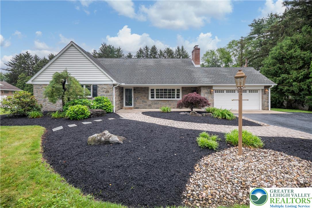 Salisbury Twp, Pennsylvania 18103, United States, 4 Bedrooms Bedrooms, ,3 BathroomsBathrooms,Residential,Pending,156663