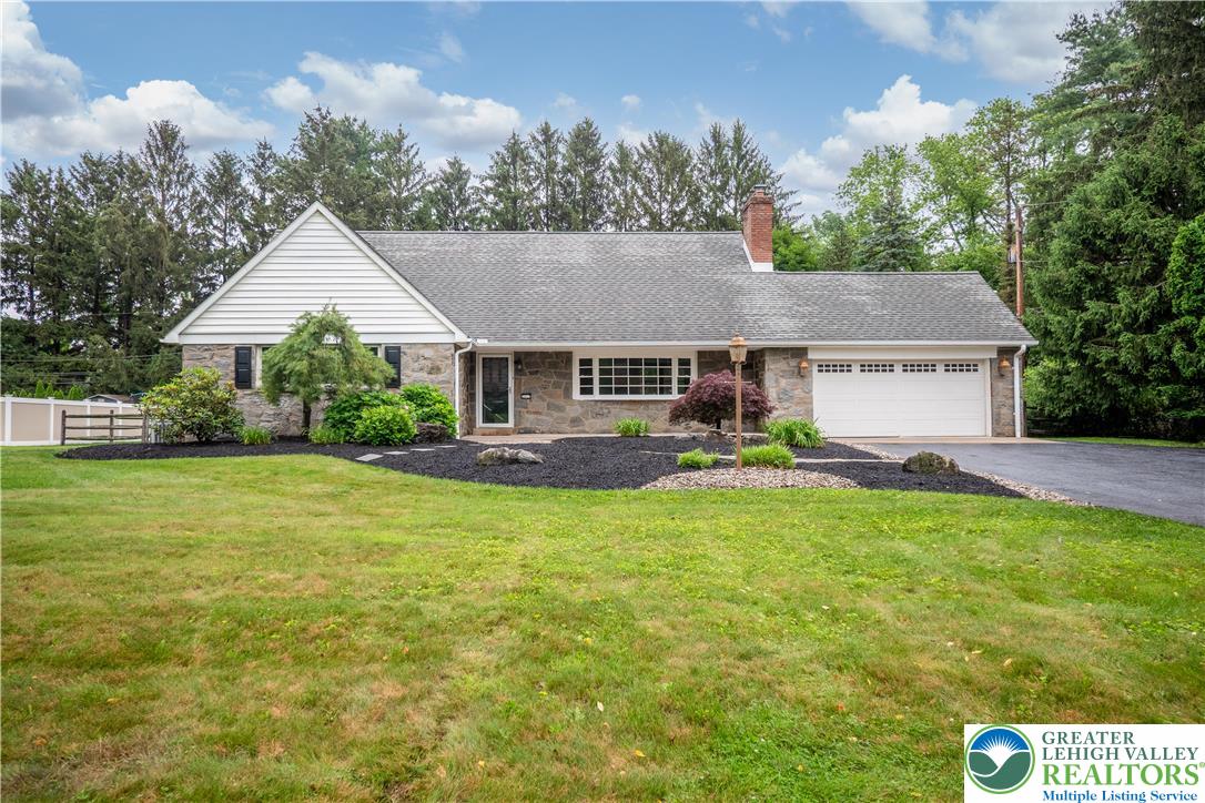 Salisbury Twp, Pennsylvania 18103, United States, 4 Bedrooms Bedrooms, ,3 BathroomsBathrooms,Residential,Pending,156663