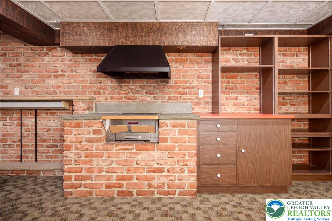 Salisbury Twp, Pennsylvania 18103, United States, 4 Bedrooms Bedrooms, ,3 BathroomsBathrooms,Residential,Pending,156663