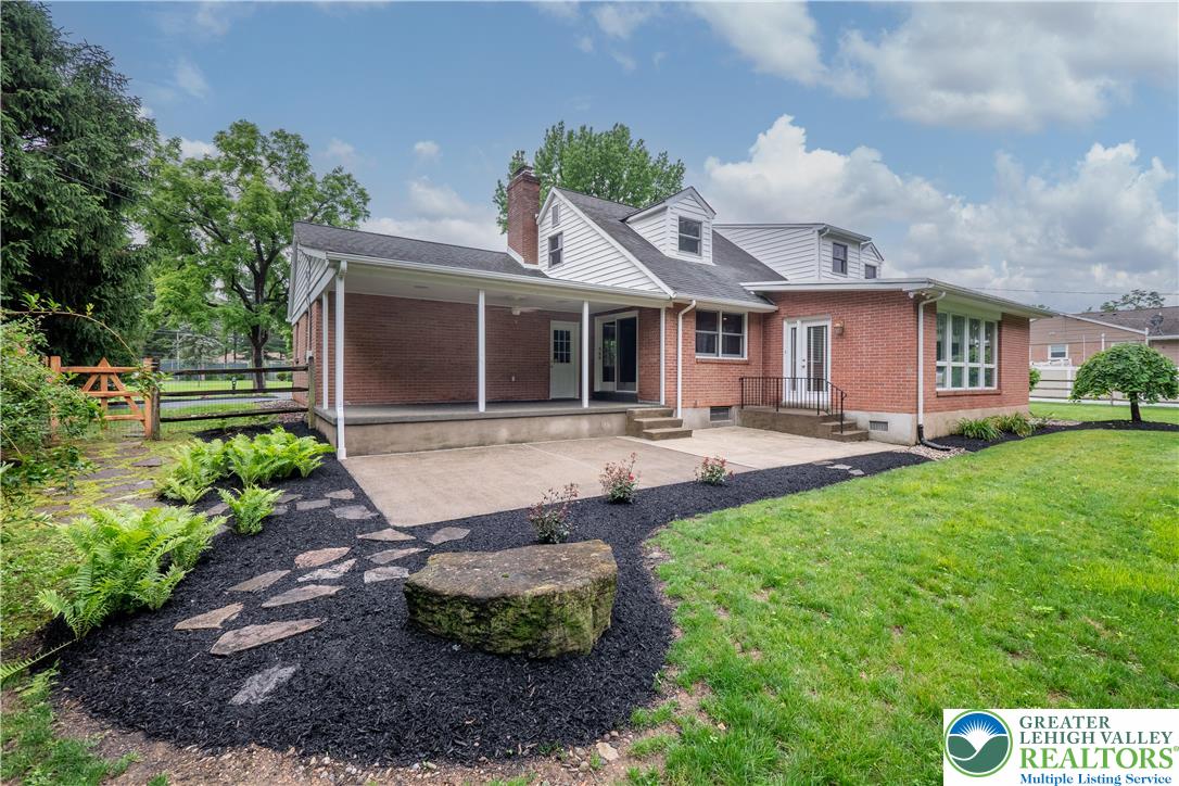 Salisbury Twp, Pennsylvania 18103, United States, 4 Bedrooms Bedrooms, ,3 BathroomsBathrooms,Residential,Pending,156663