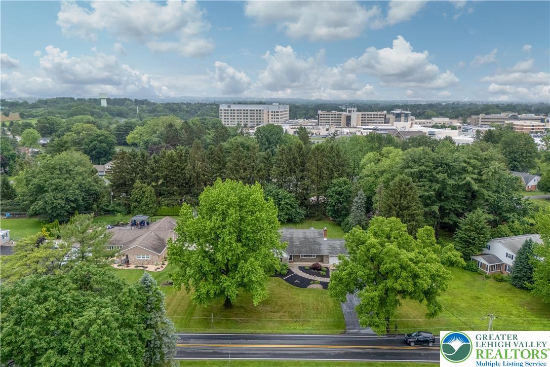 Salisbury Twp, Pennsylvania 18103, United States, 4 Bedrooms Bedrooms, ,3 BathroomsBathrooms,Residential,Pending,156663