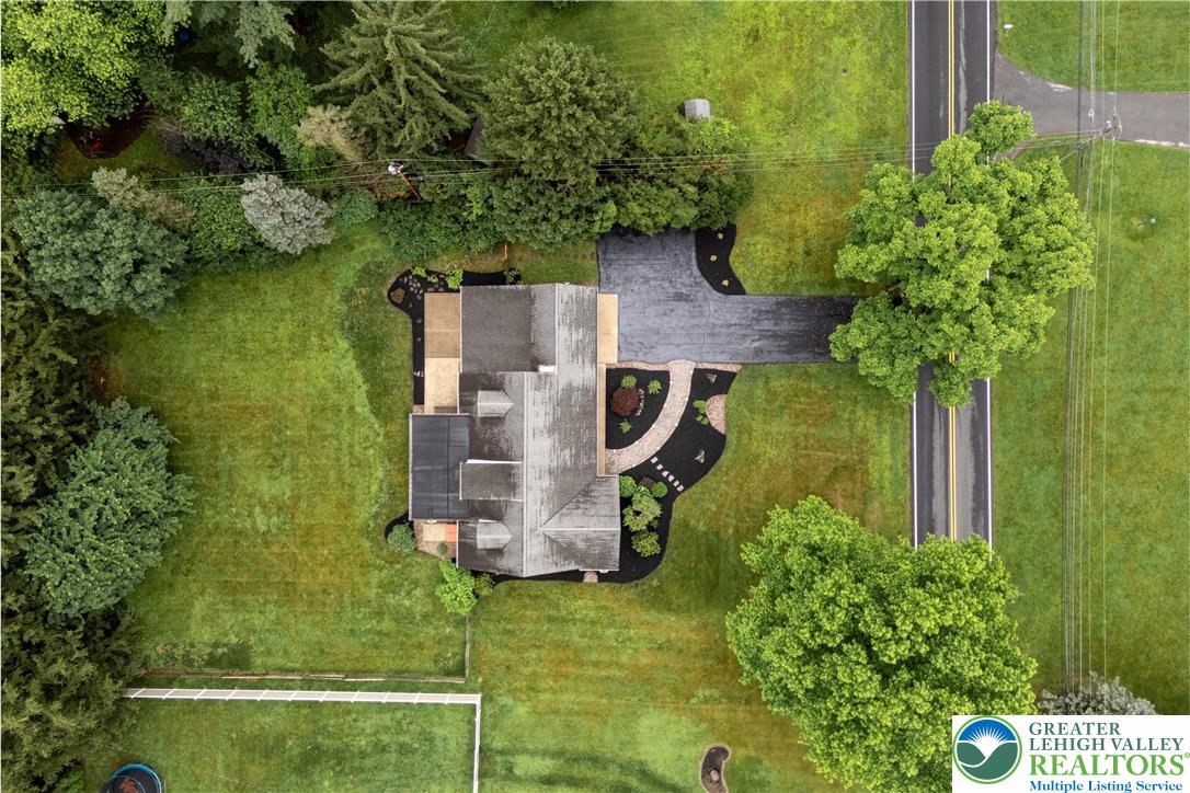 Salisbury Twp, Pennsylvania 18103, United States, 4 Bedrooms Bedrooms, ,3 BathroomsBathrooms,Residential,Pending,156663