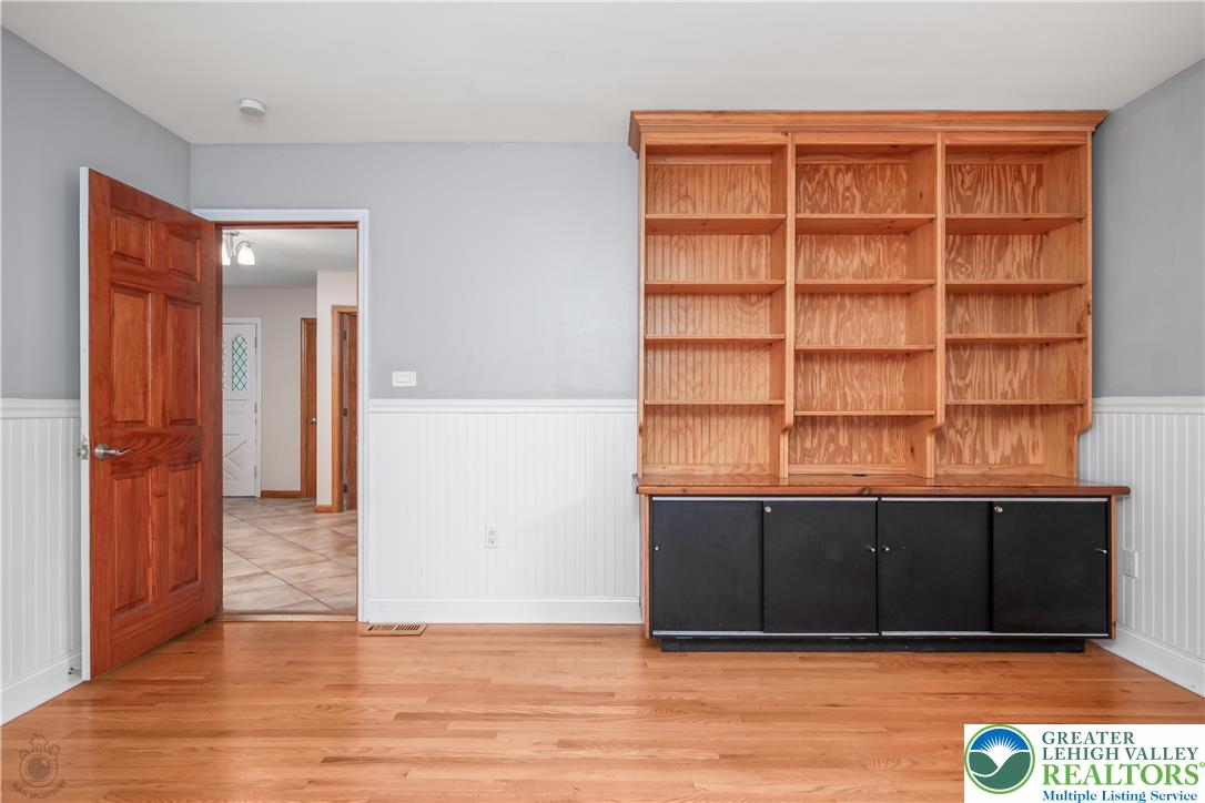 Salisbury Twp, Pennsylvania 18103, United States, 4 Bedrooms Bedrooms, ,3 BathroomsBathrooms,Residential,Pending,156663