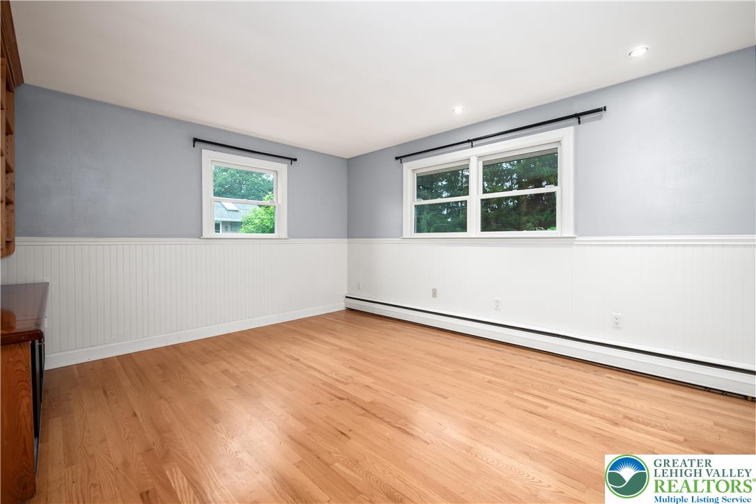 Salisbury Twp, Pennsylvania 18103, United States, 4 Bedrooms Bedrooms, ,3 BathroomsBathrooms,Residential,Pending,156663