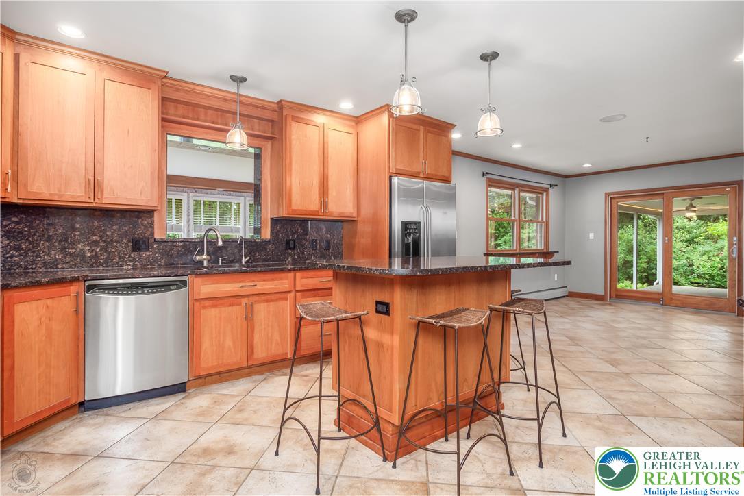 Salisbury Twp, Pennsylvania 18103, United States, 4 Bedrooms Bedrooms, ,3 BathroomsBathrooms,Residential,Pending,156663