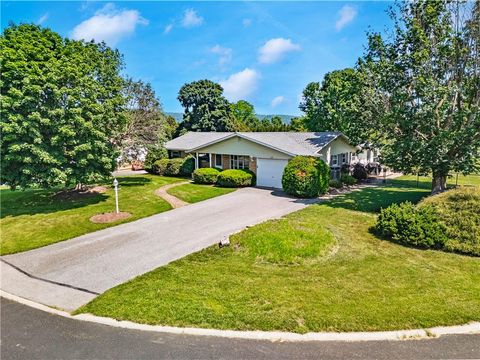 Photo of 4835 Aberdene Street, Upper Saucon Twp, PA 18034 (MLS # 777624)