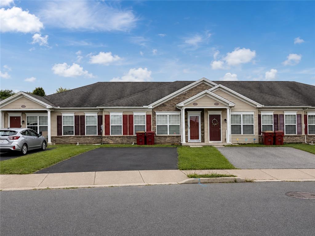 226 Huntington Lane