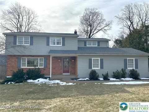 Photo of 348 Wedgewood Drive, Palmer Twp, PA 18045 (MLS # 772579)
