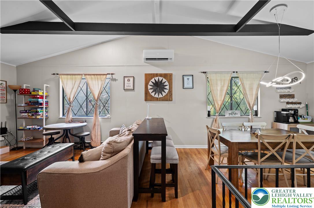 Coolbaugh Twp, Pennsylvania 18347, United States, 3 Bedrooms Bedrooms, ,2 BathroomsBathrooms,Residential,Active,205705