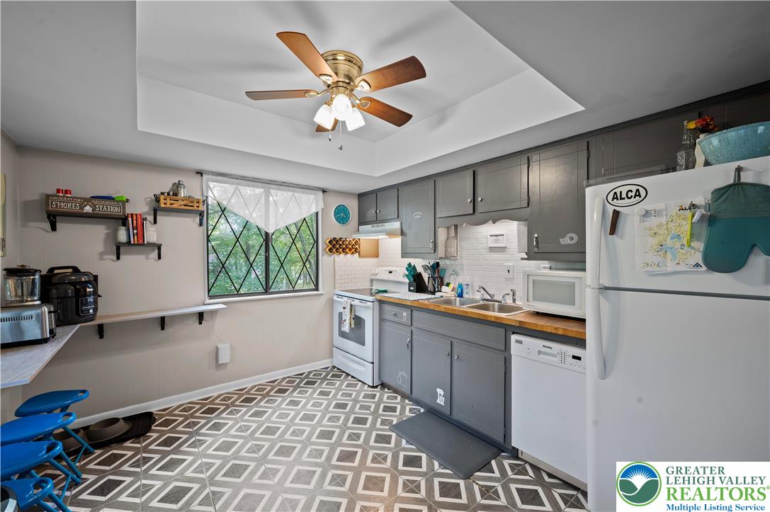 Coolbaugh Twp, Pennsylvania 18347, United States, 3 Bedrooms Bedrooms, ,2 BathroomsBathrooms,Residential,Active,205705