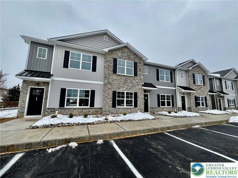 Photo of 1411 Greenview Drive #20, Bethlehem, PA 18018 (MLS # 772073)