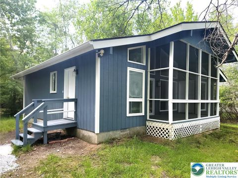 Photo of 6522 RUNNYMEAD Ln, Coolbaugh Twp, PA 18466 (MLS # 759271) Photo of 6522 RUNNYMEAD Ln, Coolbaugh Twp, PA 18466 (MLS # 759271)