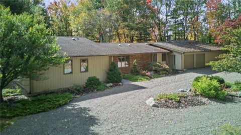Photo of 141 Roosevelt Road, Smithfield Twp, PA 18301 (MLS # 786119)