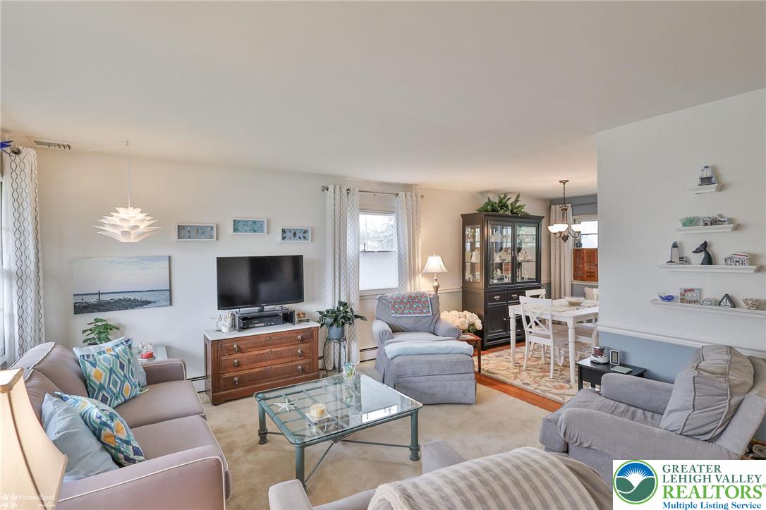 1961 Ravenwood Drive