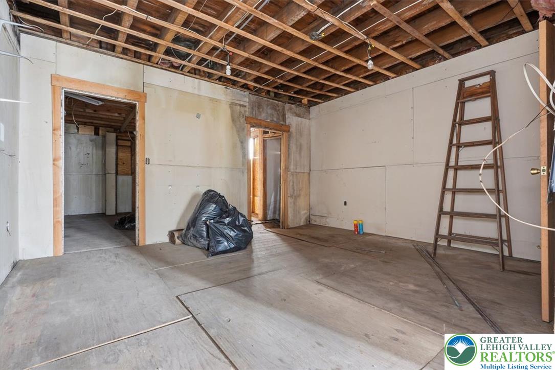 813 Ferry Street