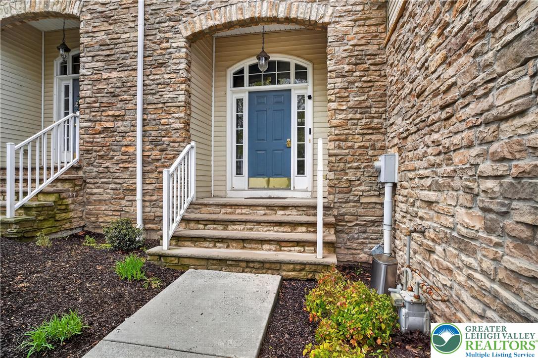 560 Quaker Ridge Terrace